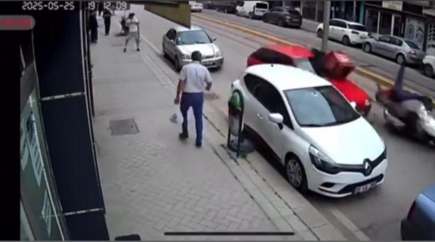 Otomobilin motosiklete &ccedil;arptığı kaza kamerada