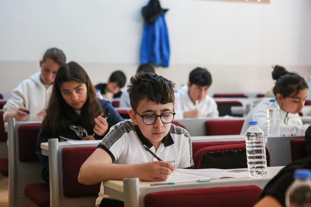 Matematik Olimpiyatları düzenlendi: Atatürk Üniversitesi’nde ortaokul öğrencilerinin matematik coşkusu 5