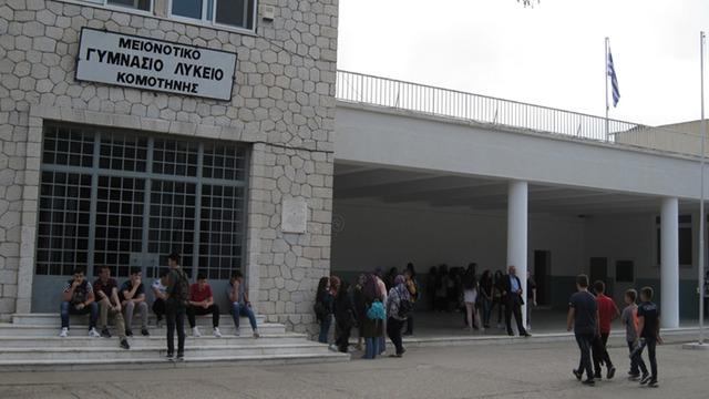 Yunanistan'da alarm! 9 okulda eğitime ara verildi, yetkililer uyardı: 'Oldukça bulaşıcı'