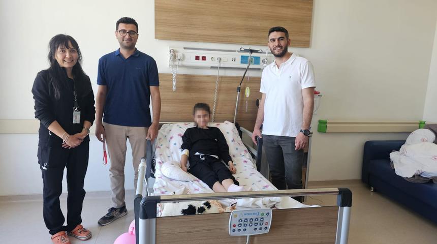 Mide ağrısı ve iştahsızlık şikayetiyle hastaneye başvurdu! 9 yaşındaki çocuğun midesinden çıkan şaşırttı