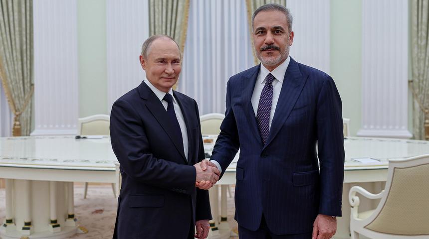 Rusya'da kritik görüşme! Dışişleri Bakanı Hakan Fidan, Vladimir Putin ile bir araya geldi