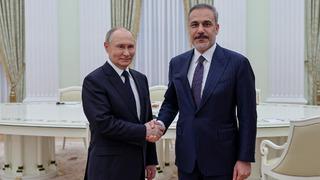 Rusya'da kritik görüşme! Dışişleri Bakanı Hakan Fidan, Vladimir Putin ile bir araya geldi