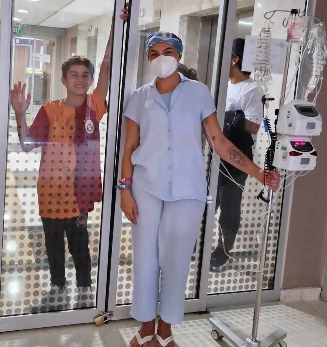 Meme kanseri ve lösemiyle mücadele ediyordu! 10 yaşındaki oğlunun iliği ile kanseri ikinci kez yendi: "Benim can verdiğim, bana can verdi" 4