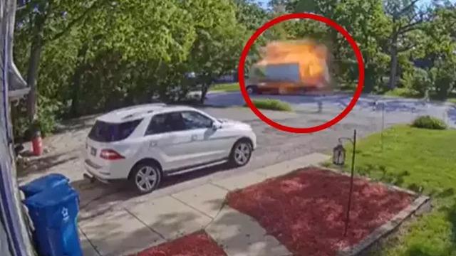 ABD'de korku dolu anlar! Seyir halindeki kamyon patladı, 4 ev hasar gördü