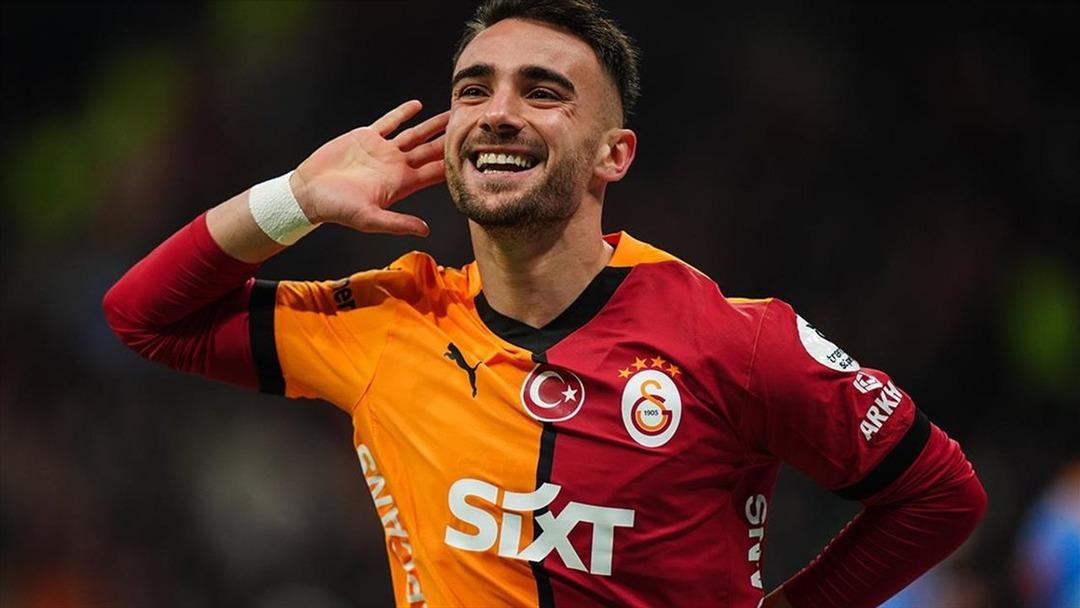 galatasarayli-yunus-akgun-kariyerinin-en-golcu-sezonunu-yasiyor