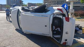 Ankara'da iki otomobil çarpıştı: 2'si bebek 6 yaralı