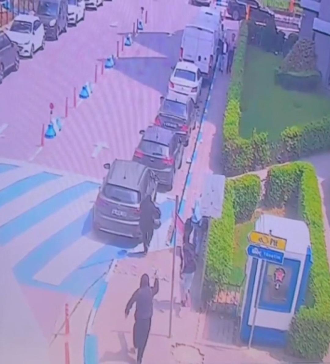 İstanbul da iş insanını takip edip, silah zoruyla 4 milyon lirayı gasbettiler! 4