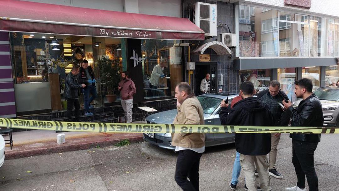 1998 yılındaki cezaevi müdürü cinayetine karışan şahsa berberde silahlı saldırı: Kafasından vuruldu 2