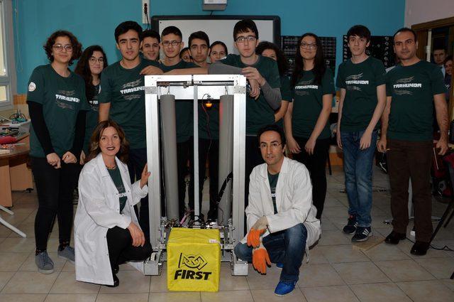Bilim ve sanat öğrencileri kutu taşıyan robot tasarladı