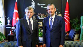 CHP lideri Özgür Özel, Gelecek Partisi Genel Başkanı Ahmet Davutoğlu ile bir araya geldi