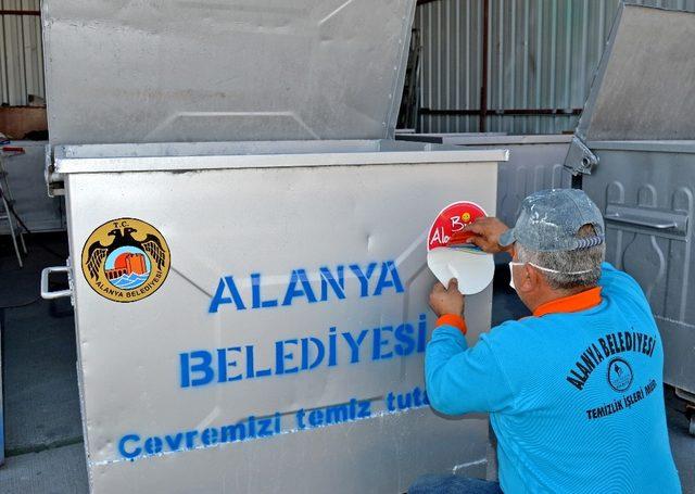 Alanya’da çöp konteynerleri yenileniyor