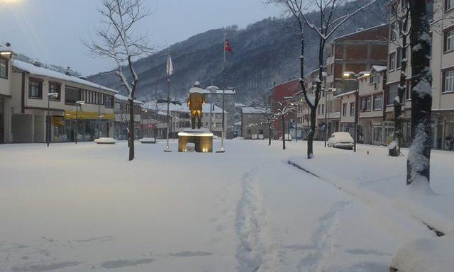 Ordu'da 2 ilçede okullara kar tatili