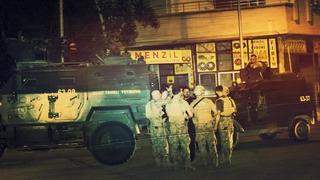 Şanlıurfa'da hareketli saatler! Polise ateş açıp kaçmaya çalıştı, kıstırıldığı evde çatışmaya girdi