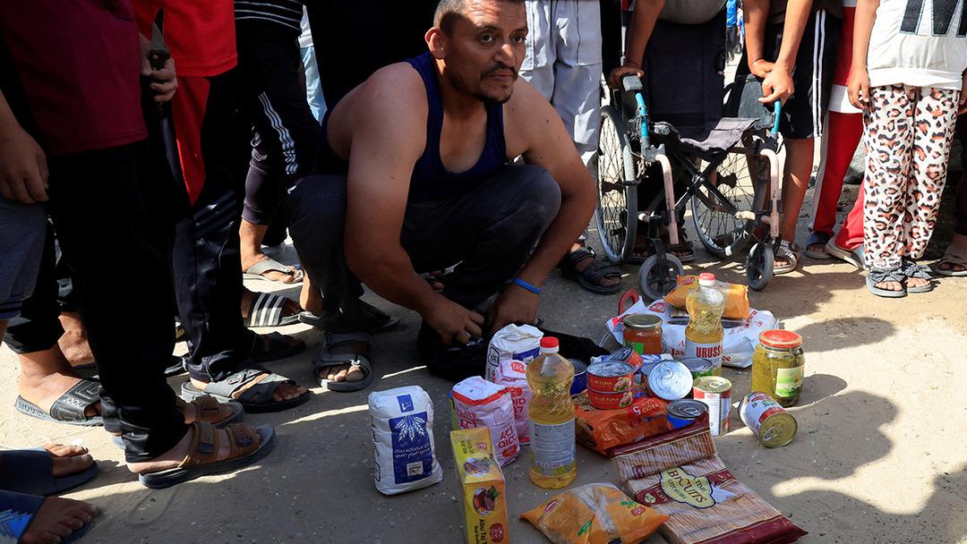 Dünyanın konuştuğu görüntü! Yardım için geldiler, canlarından oldular! Fotoğraflar Nazi kamplarına benzetildi… 3