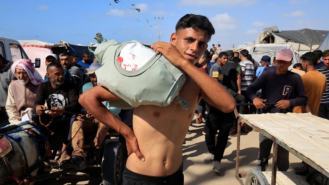 Dünyanın konuştuğu görüntü! Yardım için geldiler, canlarından oldular! Fotoğraflar Nazi kamplarına benzetildi… 6