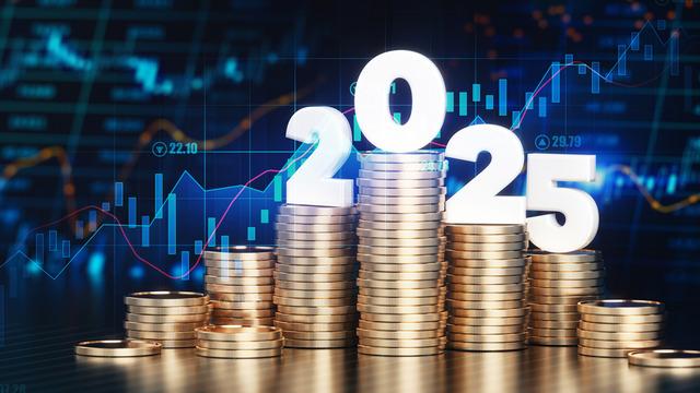  Altın mı faiz mi borsa mı? BİST 100 için tarih verdi, altın için uyardı: Toplayıp 4000 dolara çıkarabilirler ama...