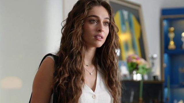 Leyla dizisinin yıldızı Cemre Baysel beyazlar içinde! Alperen Duymaz'ın vedasına ilk yorum