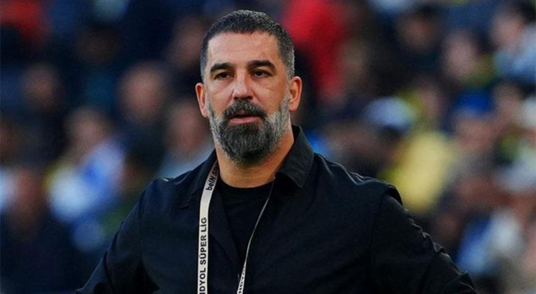 Arda Turan'dan hi&ccedil; beklenmedik hamle! Resmi a&ccedil;ıklama gelir gelmez Galatasaray'ı sildi, sosyal medya karıştı