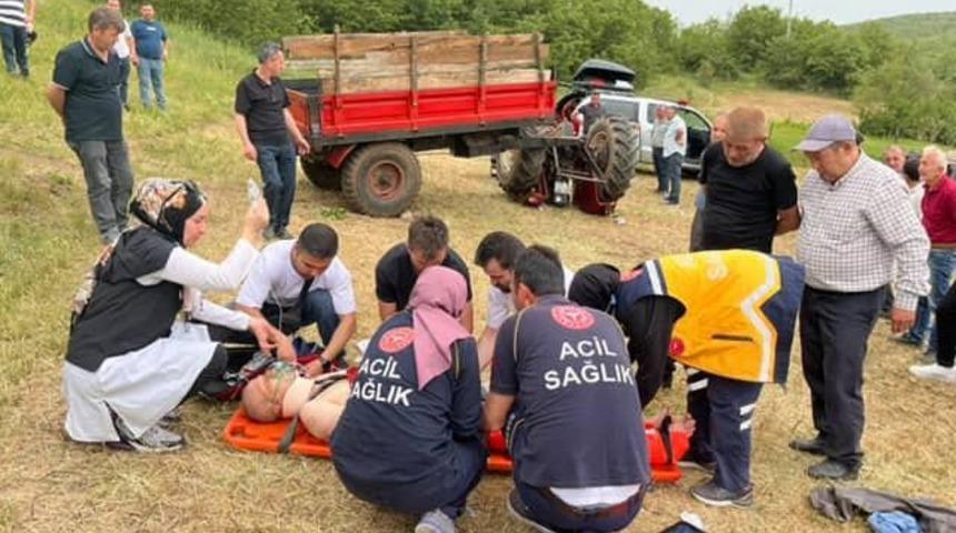 Bilecik’te devrilen traktörün altında kalan sürücü ağır yaralandı