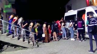 Zorla fuhuş yaptırıp sahte belge basıyorlarmış... Iğdır'ın en büyük operasyonu: 107 kadın sınır dışı edildi!