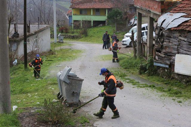 Adapazarı Belediyesi her gün 3 farklı mahalleyi temizliyor