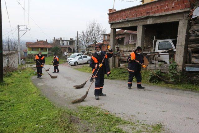 Adapazarı Belediyesi her gün 3 farklı mahalleyi temizliyor