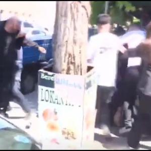 Basına darbe: Güngören'deki patlamayı kayda alan kameramana uçan tekme!
