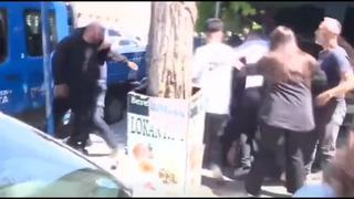 Böyle saldırdılar... Güngören'deki patlamayı kayda alan kameramana uçan tekme!