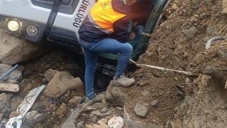 Trabzon'da şarampole devrilen kamyonun sürücüsü yaralandı