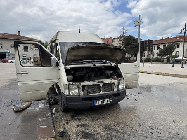 Kastamonu'da hacizli olduğunu öğrendiği aracını ateşe veren kişi gözaltına alındı