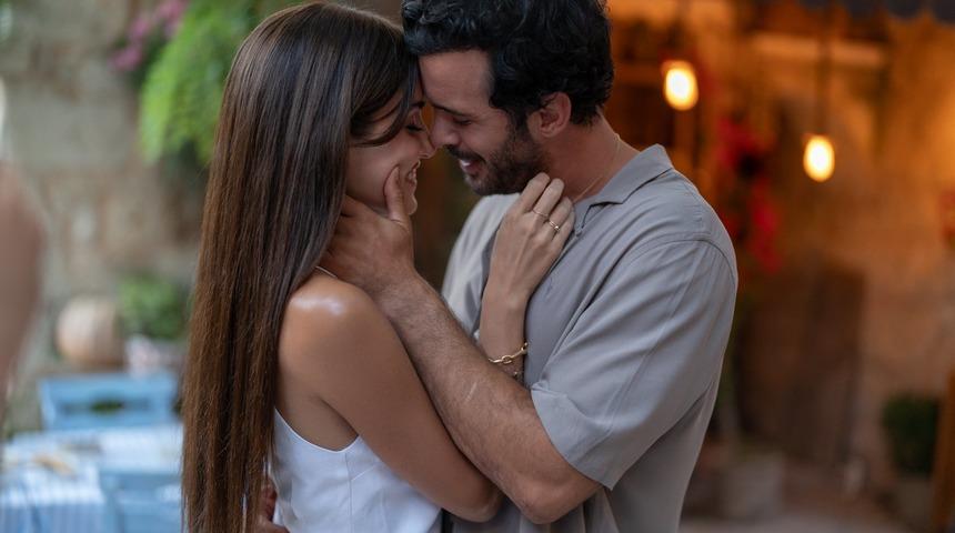 Hande Erçel ile Barış Arduç 3. kez partner oldu! Sosyal medya onları konuştu... Eleştiri yağdı