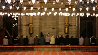 Akşam namazının farzı neden önce kılınır? Sebebi nedir?