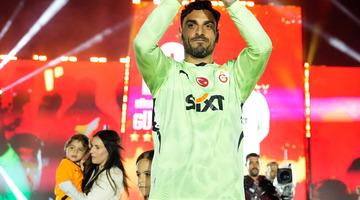 Galatasaray'ın yıldızı, şampiyonluk kutlamasına tepki gösterdi! "Yağmur yağacağı belliydi"