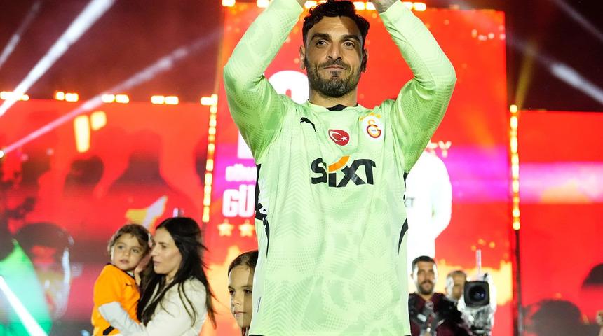 Galatasaray'ın yıldızı, şampiyonluk kutlamasına tepki gösterdi! "Yağmur yağacağı belliydi"