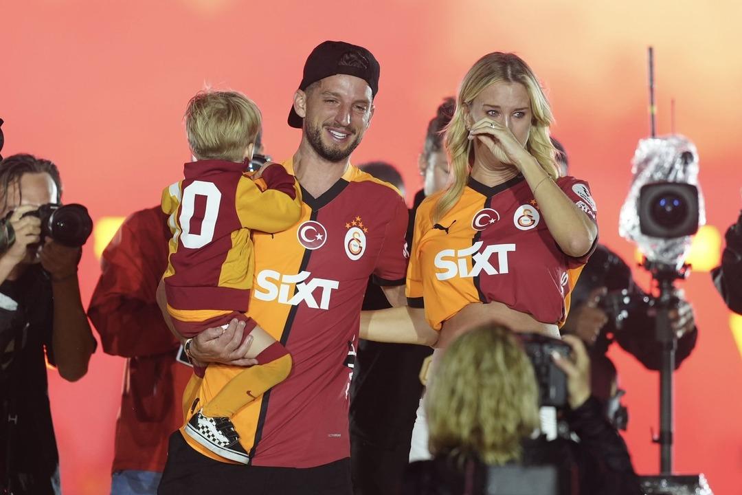 Galatasaray ın yıldızı ayrılığı açıkladı! "Bir haftadır çok ağladım, belki de son maçım" 3