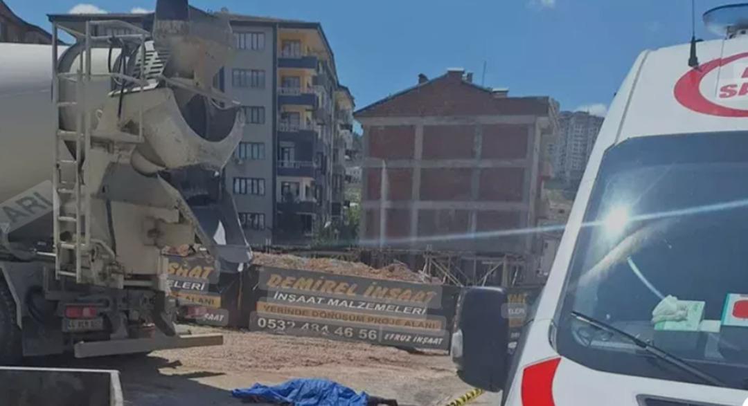 Korkunç olay! Tıkanan hazneye müdahale etmek istemişti... Beton pompasının haznesine sıkıştı! 2