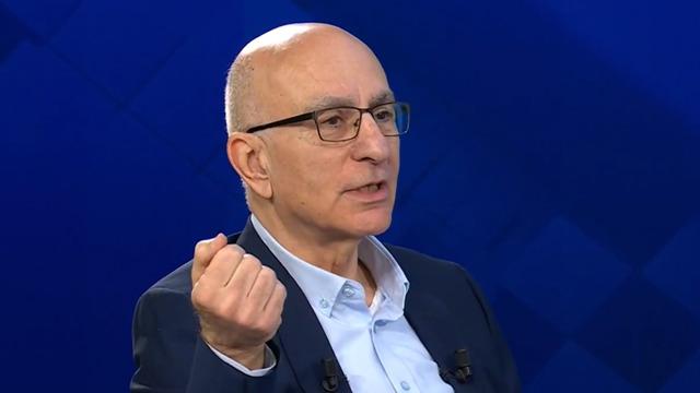 Ünlü ekonomist Mahfi Eğilmez, İngiltere örneğini verdi ve isyan etti: Kasaya geldik, inanılmaz bir fiyat