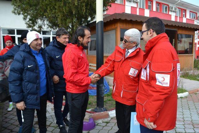 Genç Kızılaycılardan, Balkes’e baklava