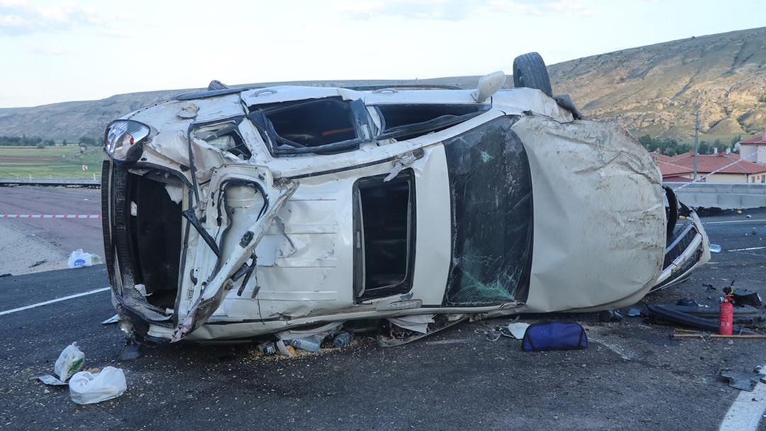 Çankırı da otomobil takla attı; 1 ölü, 3 yaralı 2