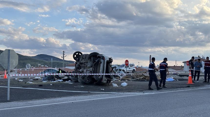 Çankırı'da takla atan otomobildeki 1 kişi öldü, 3 kişi yaralandı