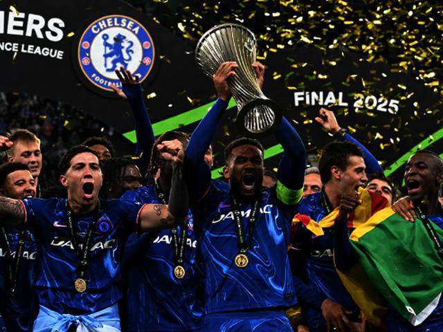 Chelsea Konferans Ligi kupasını kazanarak tarihe geçti! Bunu başarabilen başka bir takım yok...