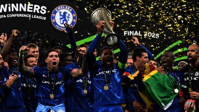 Chelsea Konferans Ligi kupasını kazanarak tarihe geçti! Bunu başarabilen başka bir takım yok...