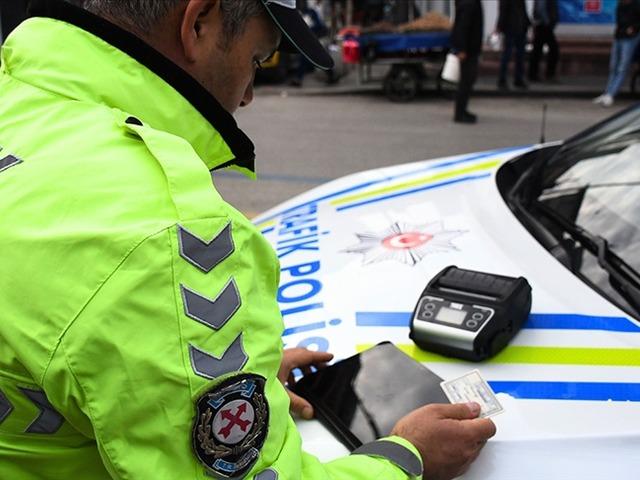Trafik cezalarının artırılmasına y&ouml;nelik d&uuml;zenlemeleri de i&ccedil;eren kanun teklifi, TBMM Genel Kurulu'nda