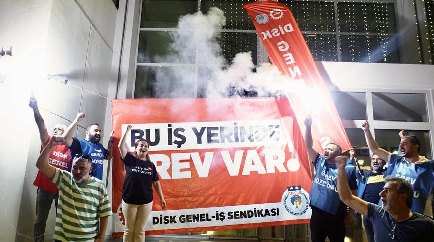 İzmir Büyükşehir Belediyesinde yaklaşık 23 bin işçi greve gitti