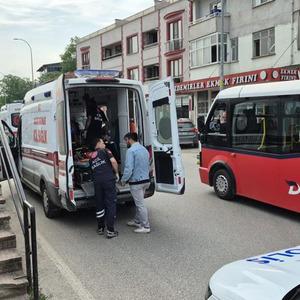 Düzce'de motosiklet yayaya çarptı: 2 yaralı