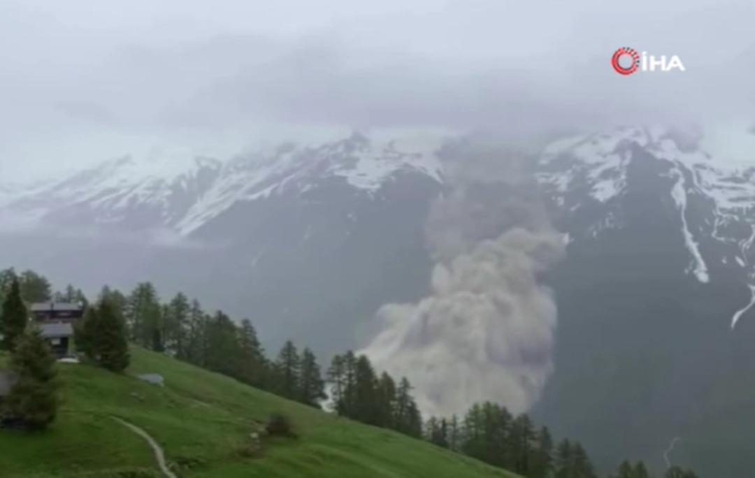 Felaketi yaşıyorlar: Buzul çöktü! Bir köy yok oldu... 1 kişiden haber alınamıyor 2