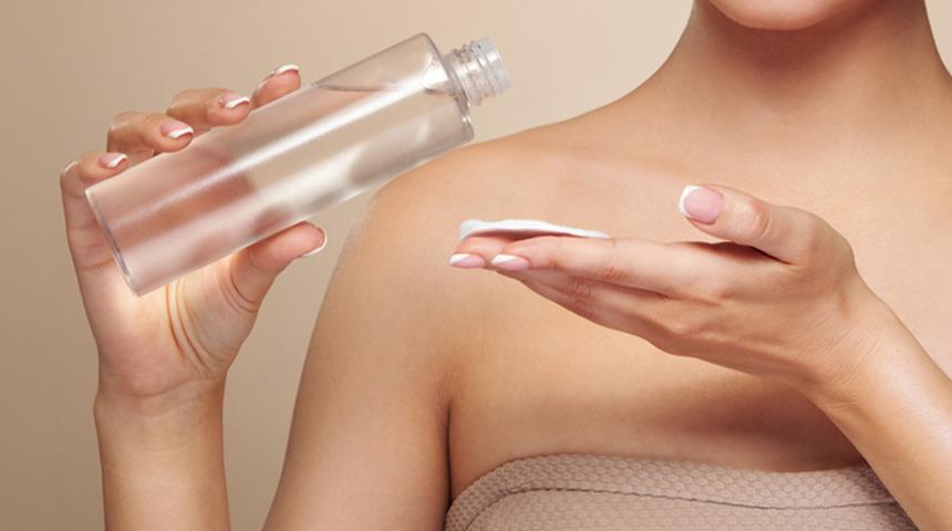 Cilt bakım sıralaması nasıl olmalıdır? Nemlendirici öncesi tonik kullanmalı mıyız? Tonik nedir? Tonik seçerken nelere dikkat etmeliyiz?