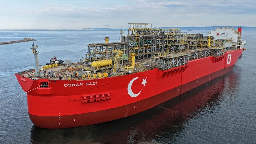 AA-20250528-38105514-38105511-TURKIYENIN_ILK_YUZER_GAZ_URETIM_PLATFORMU_ISTANBULUN_FETHININ_YIL_DONUMUNDE_BOGAZDAN_GECECEK