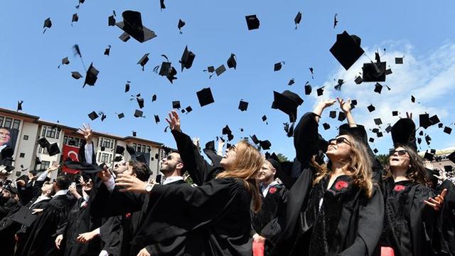 TÜİK açıkladı: Yükseköğretim mezun oranları yüzde 44,9 oldu! 25-34 yaş grubundaki mezuniyet oranları arttı...