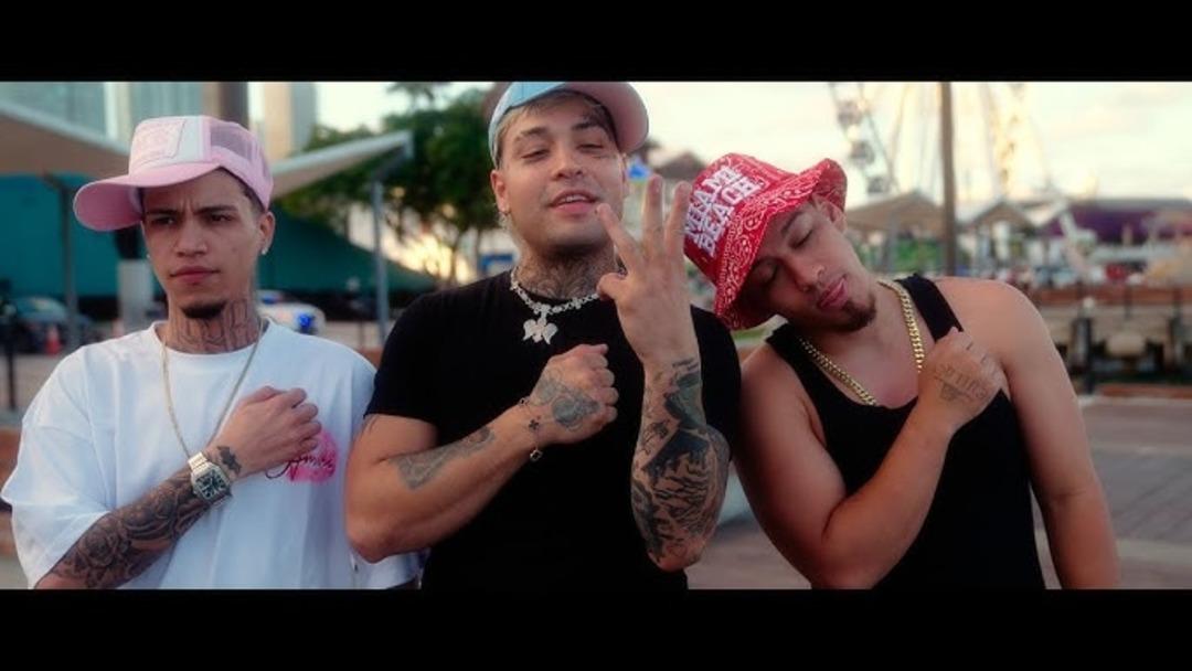 Trump beni sınır dışı etme diye şarkı yazmıştı! Klibi gerçek oldu: Gözaltına alındı 2